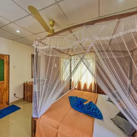 Sky Garden Mini Hotel Mirissa Exterior photo