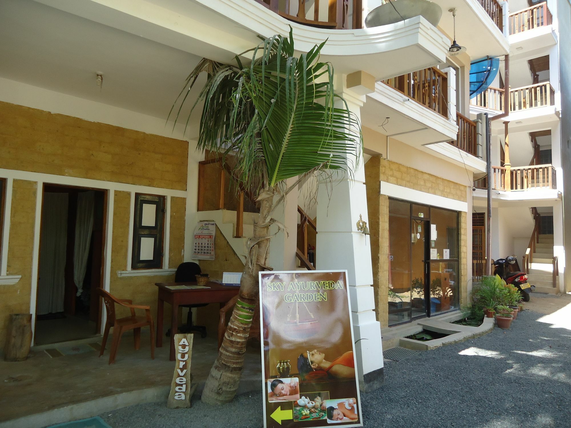 Hotel Sky Garden Mini Mirissa